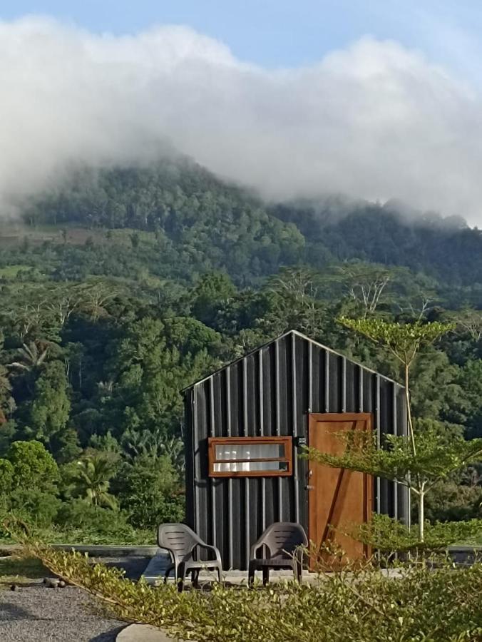 Wawowow Hotel Tomohon Bagian luar foto