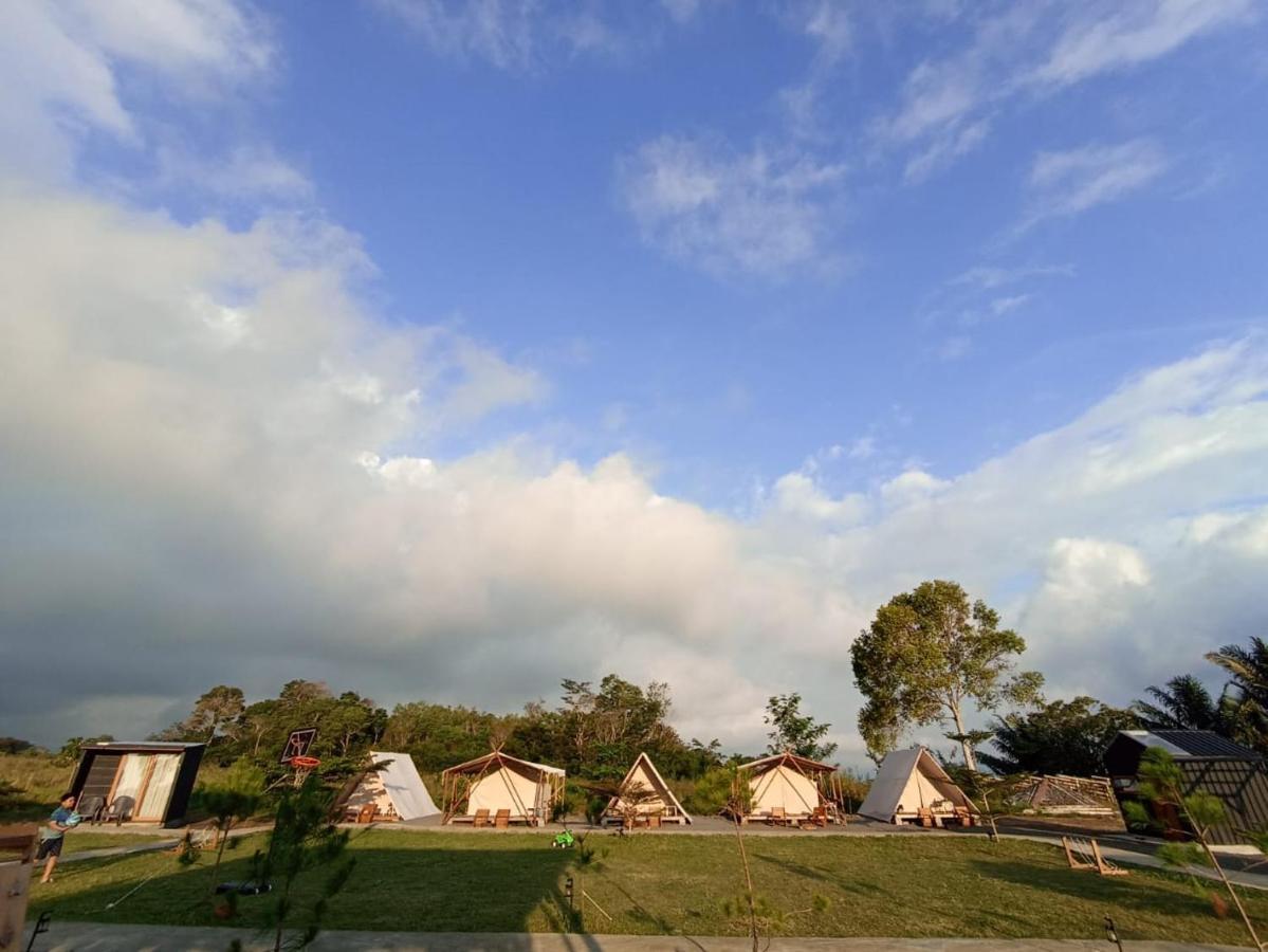 Wawowow Hotel Tomohon Bagian luar foto