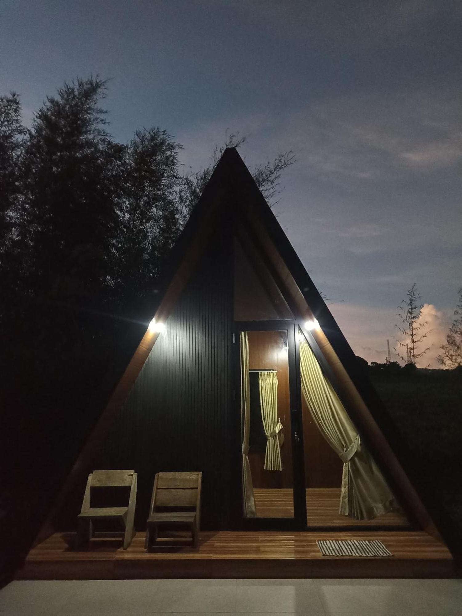 Wawowow Hotel Tomohon Bagian luar foto