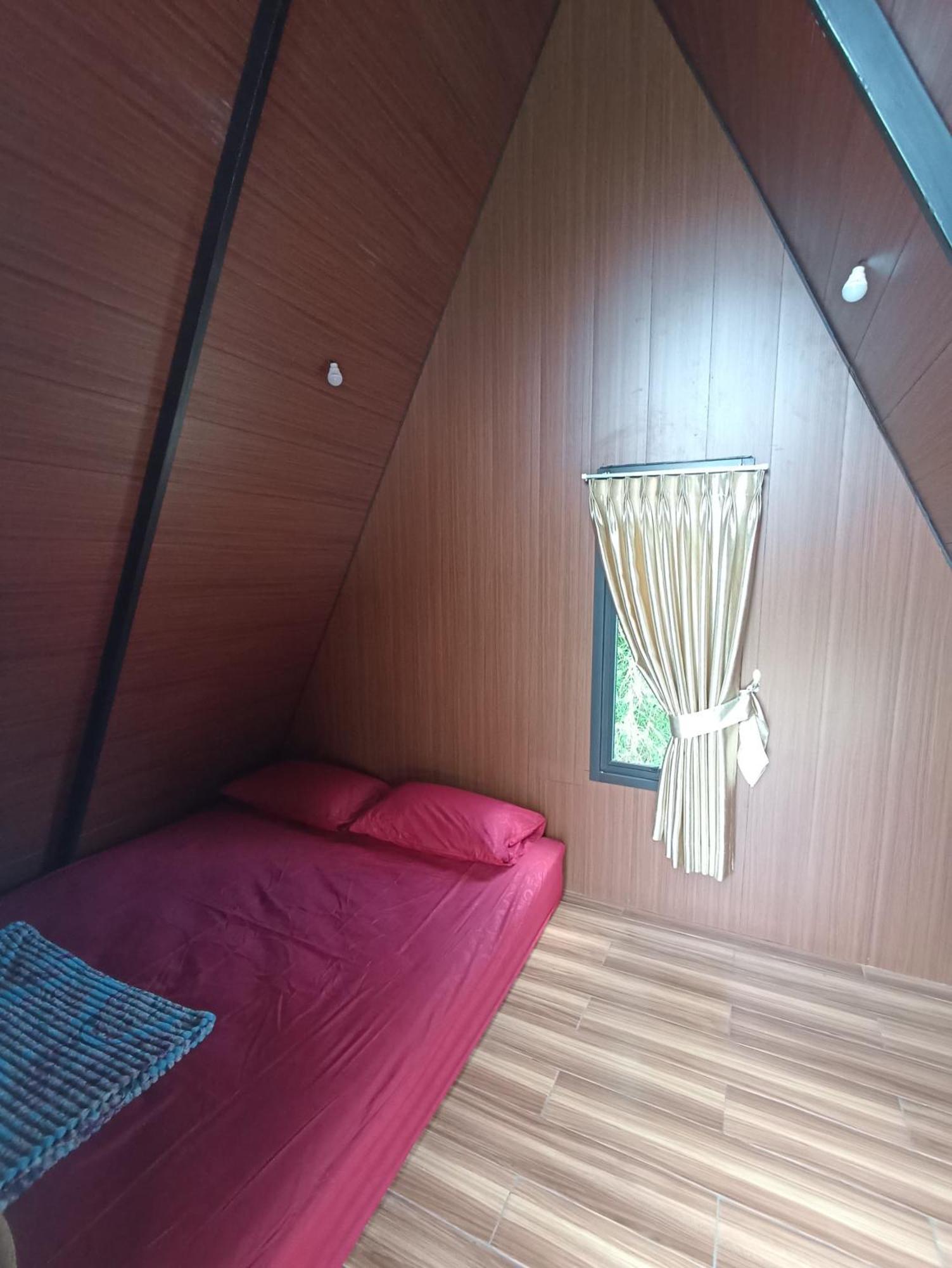 Wawowow Hotel Tomohon Bagian luar foto